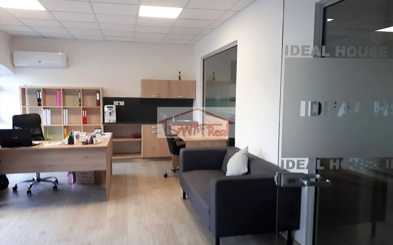 ŠTÝLOVÁ KANCELÁRIA NA PRENÁJOM - 300 €/mes.