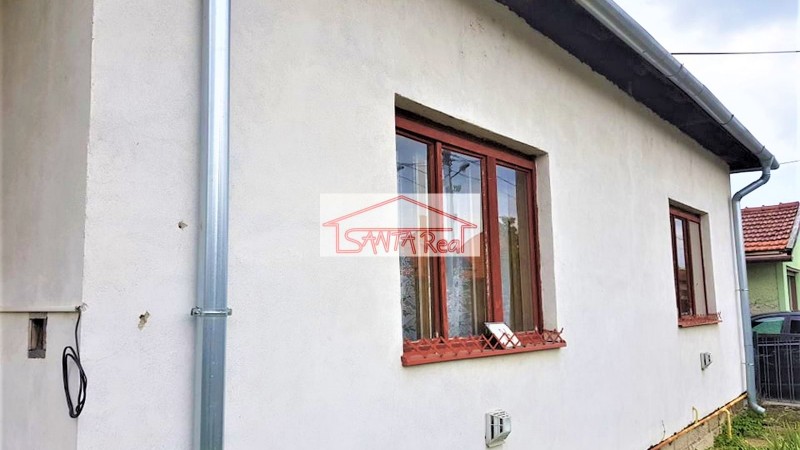 Ponúkame na predaj rodinný dom v Kozárovciach