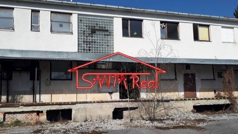 Predaj podnikateľského objektu s projektom bytového domu – Tekovské Lužany (20 km od Levíc)