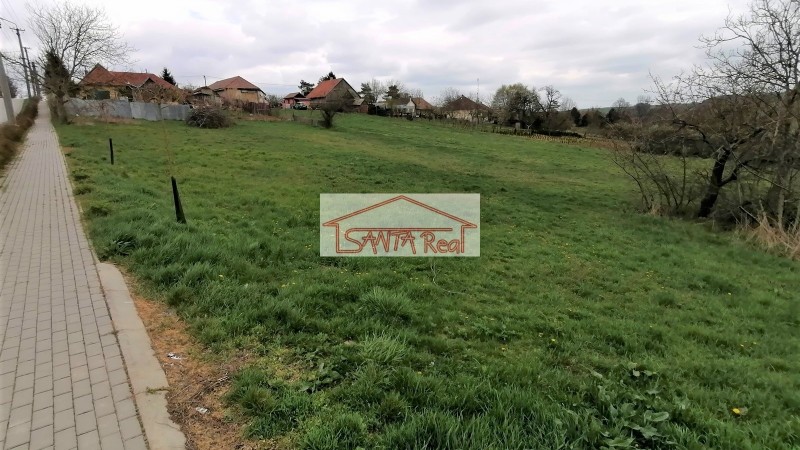 POZEMOK V OBCI BEŠA