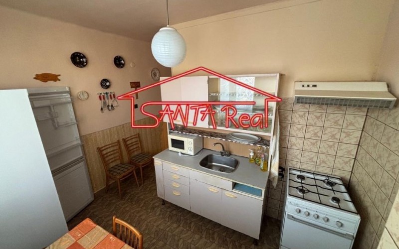 Na predaj 3-izbový byt v Leviciach – pôvodný stav s balkónom