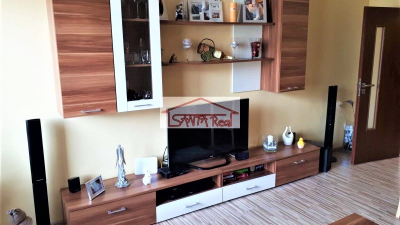 Exkluzívne - krásny priestranný 2 iz. byt v centre mesta,Levice - REZERVOVANÉ