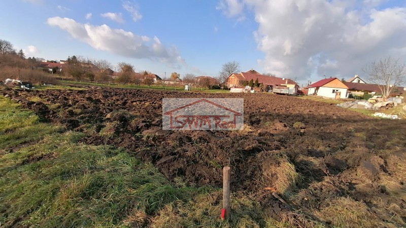 POZEMOK V OBCI BEŠA NA PREDAJ, TREBA VIDIEŤ!